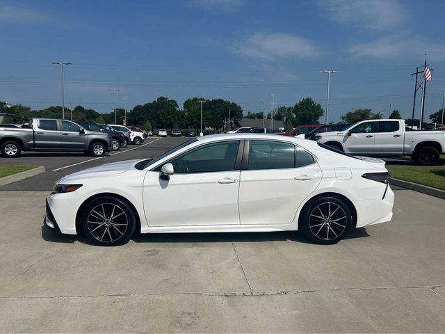 2022 Toyota Camry SE