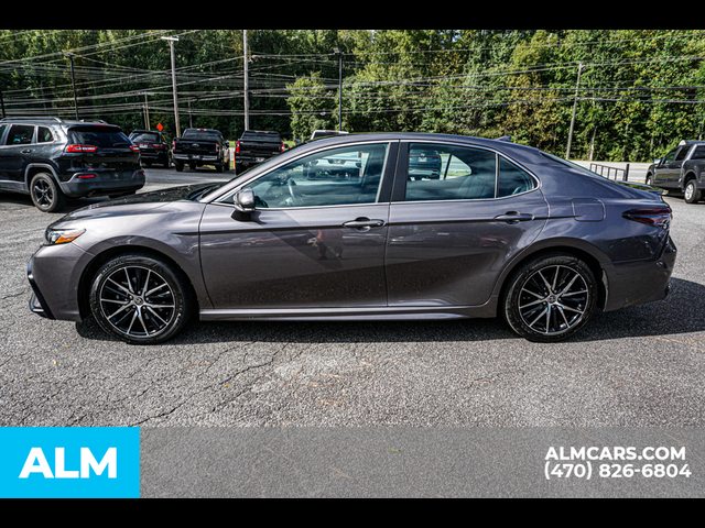 2022 Toyota Camry SE