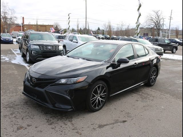 2022 Toyota Camry SE