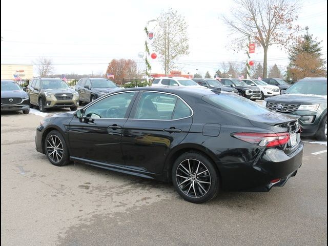 2022 Toyota Camry SE