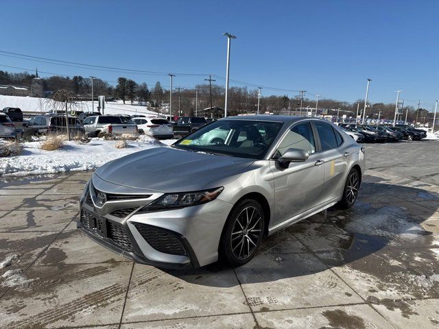 2022 Toyota Camry SE