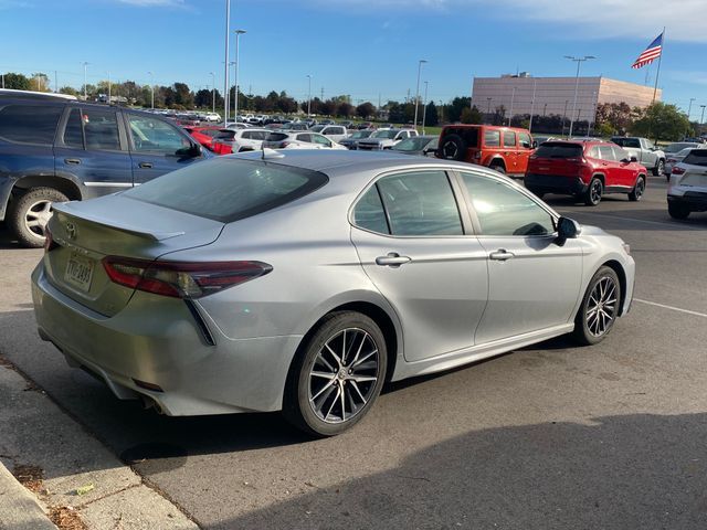 2022 Toyota Camry SE