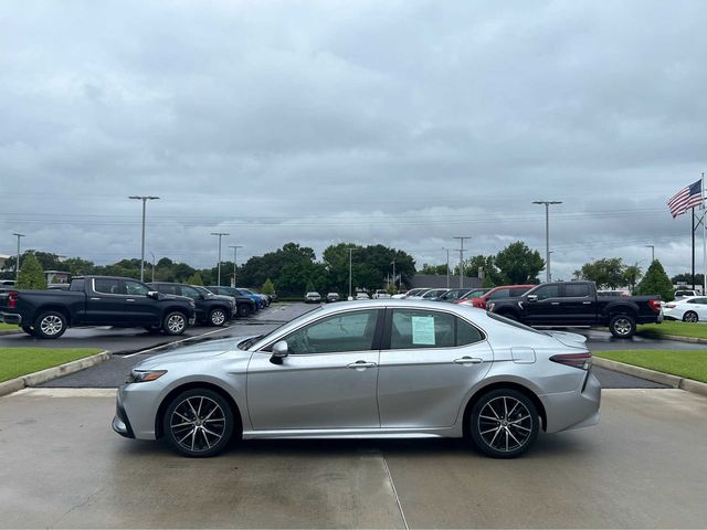 2022 Toyota Camry SE