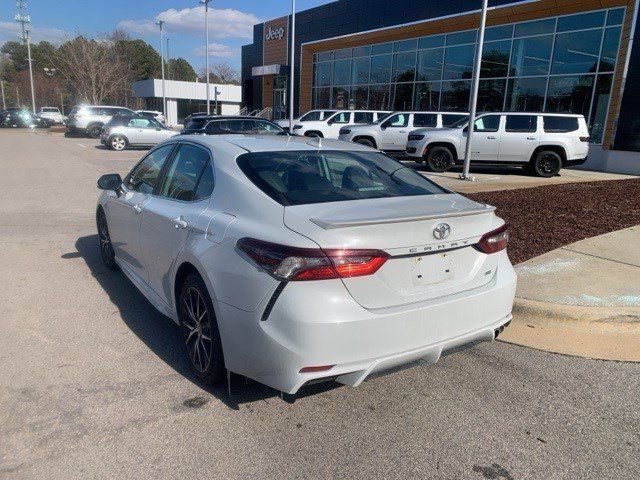 2022 Toyota Camry SE