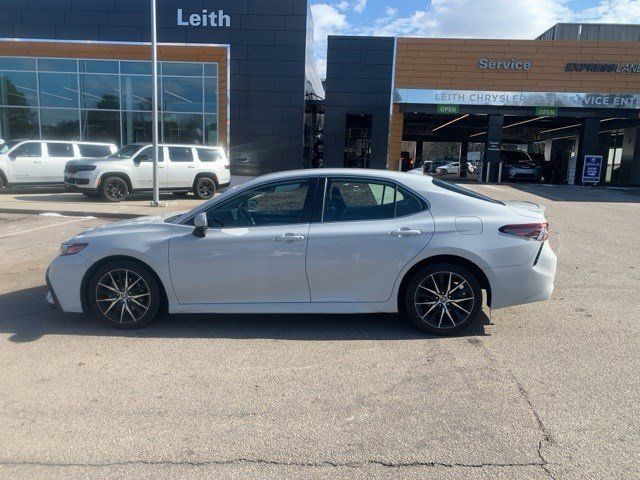 2022 Toyota Camry SE