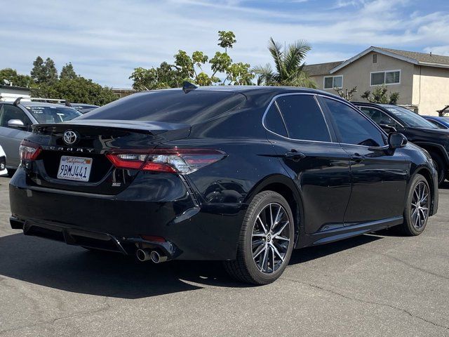 2022 Toyota Camry SE