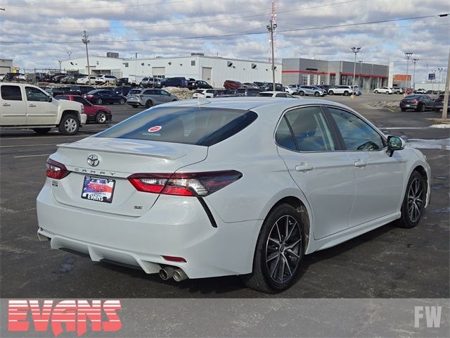 2022 Toyota Camry SE