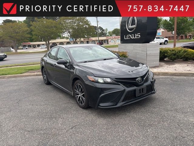 2022 Toyota Camry SE