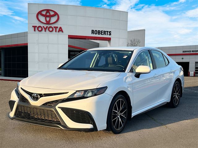 2022 Toyota Camry SE