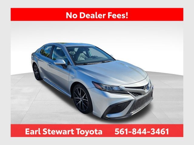 2022 Toyota Camry SE