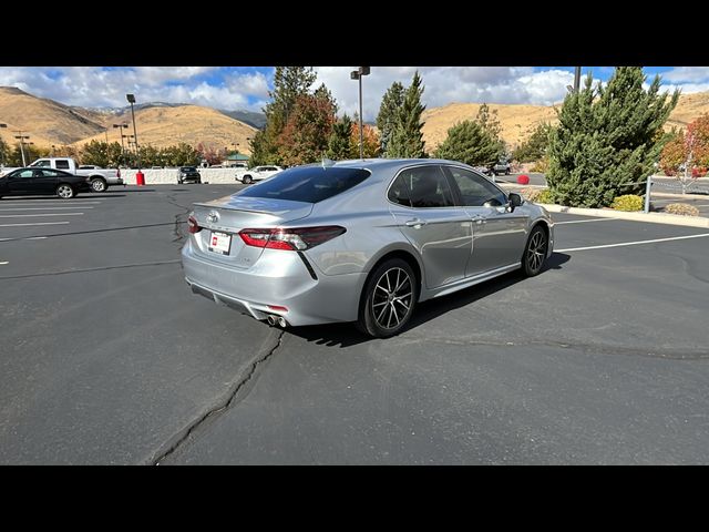 2022 Toyota Camry SE