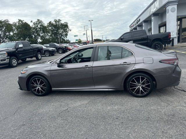 2022 Toyota Camry SE