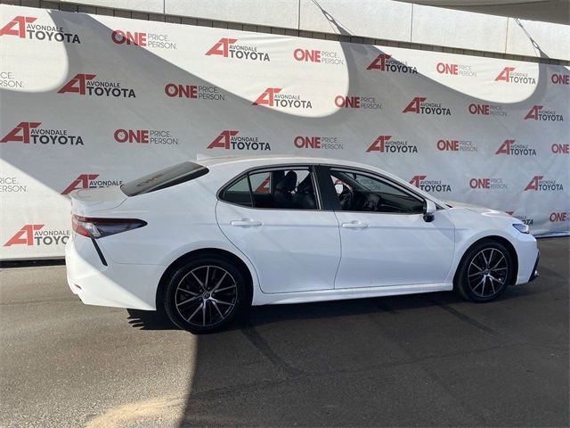 2022 Toyota Camry SE