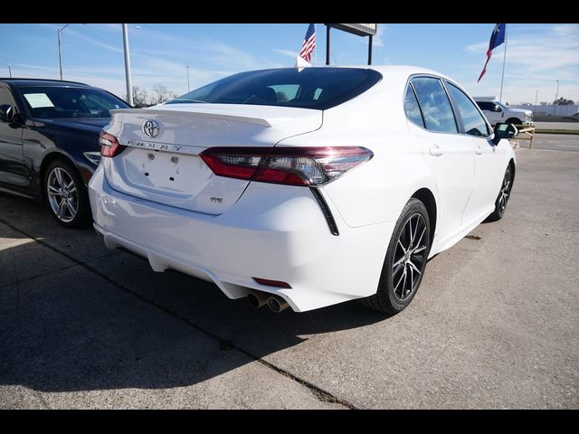 2022 Toyota Camry SE