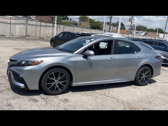 2022 Toyota Camry SE