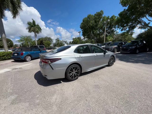 2022 Toyota Camry SE