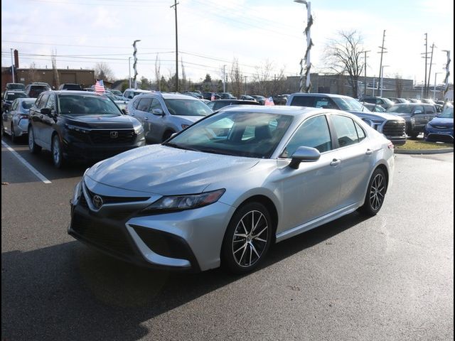 2022 Toyota Camry SE