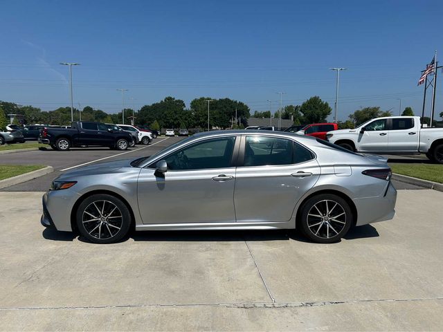 2022 Toyota Camry SE