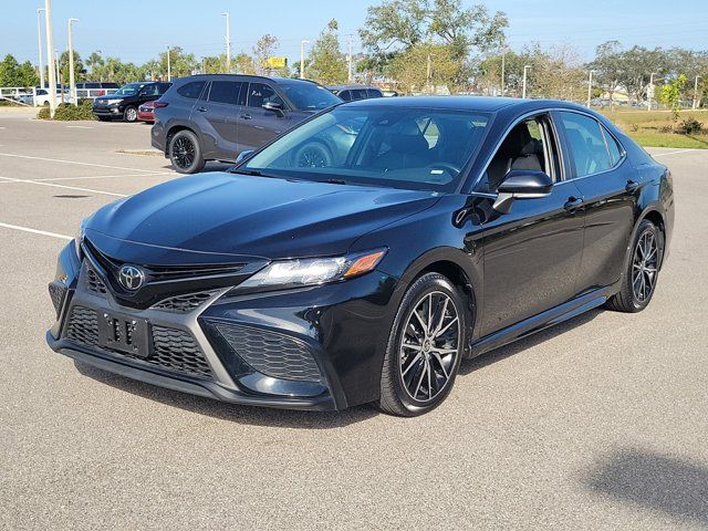 2022 Toyota Camry SE