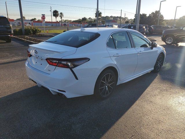 2022 Toyota Camry SE