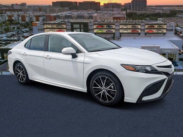 2022 Toyota Camry SE