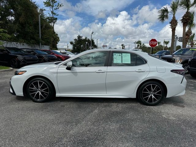 2022 Toyota Camry SE