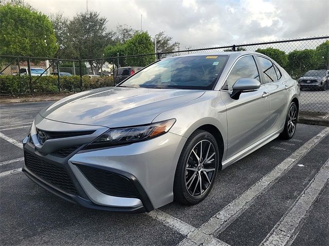 2022 Toyota Camry SE