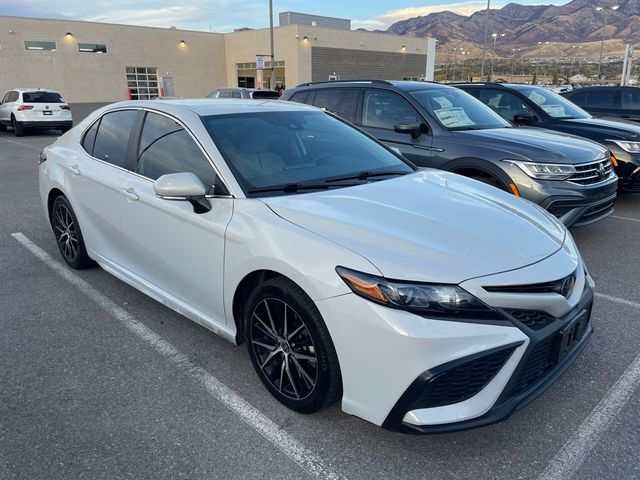 2022 Toyota Camry SE