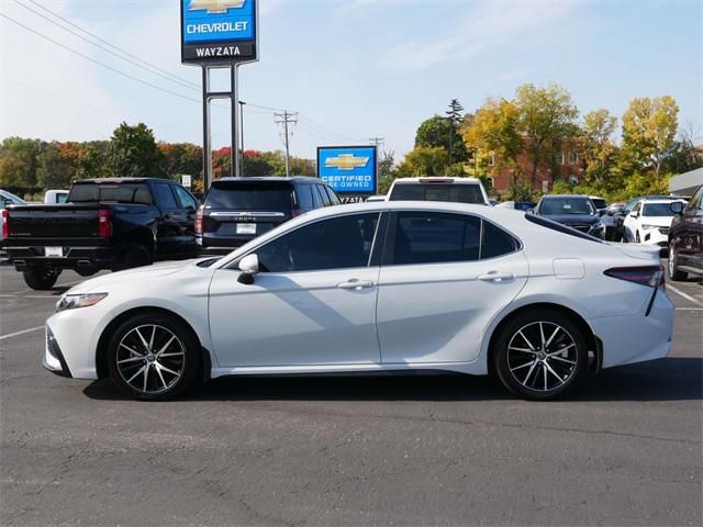 2022 Toyota Camry SE