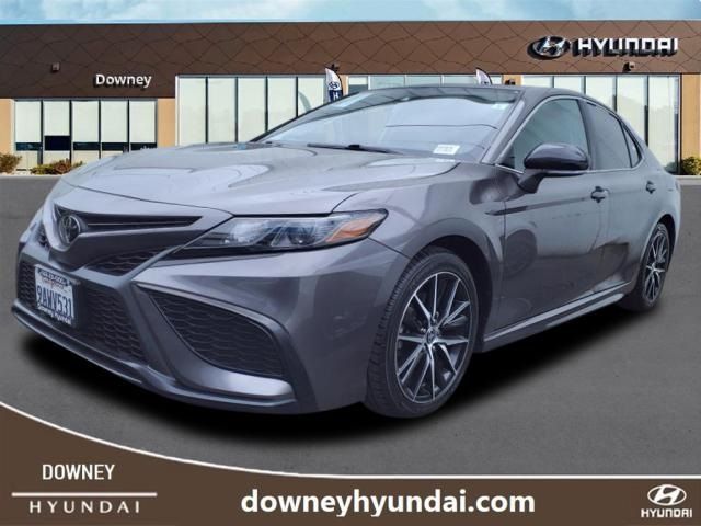 2022 Toyota Camry SE