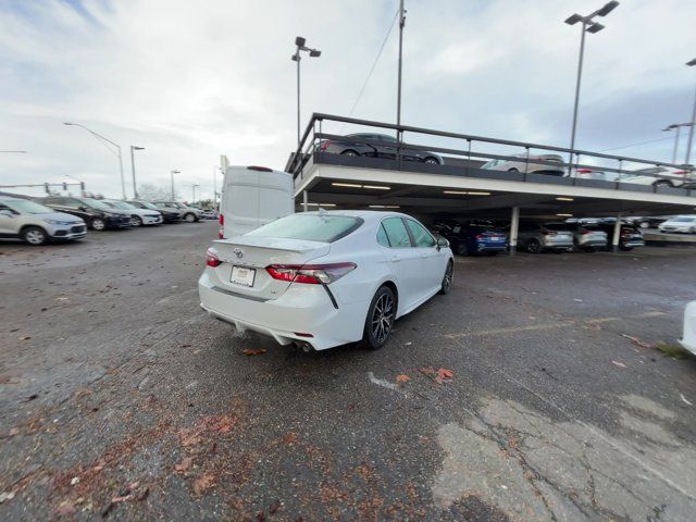 2022 Toyota Camry SE