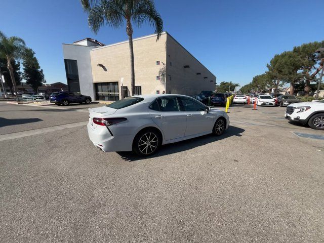 2022 Toyota Camry SE