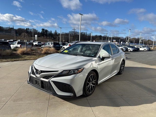 2022 Toyota Camry SE