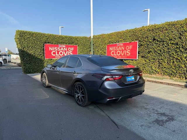 2022 Toyota Camry SE