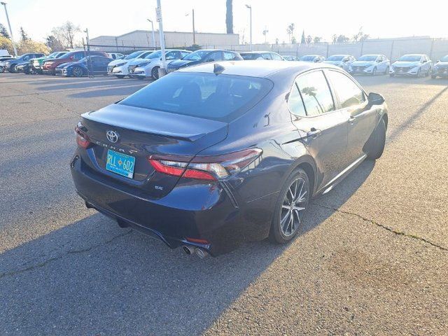 2022 Toyota Camry SE