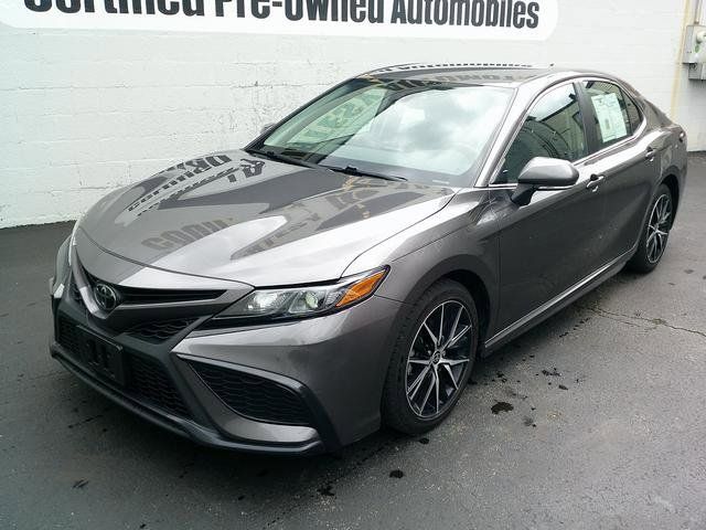 2022 Toyota Camry SE