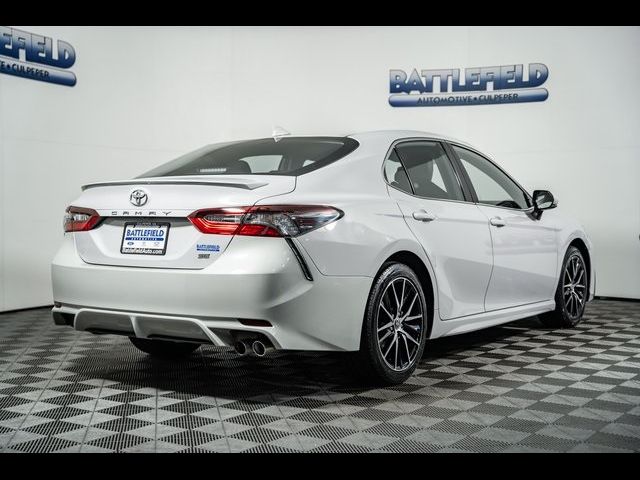 2022 Toyota Camry SE