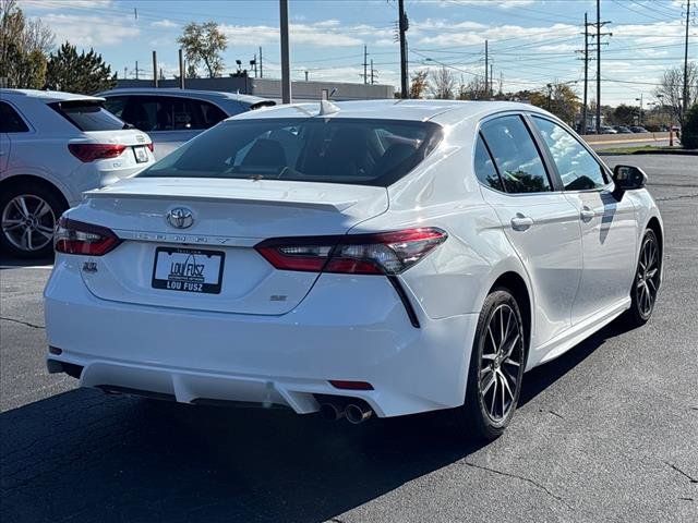 2022 Toyota Camry SE