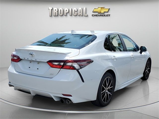 2022 Toyota Camry SE