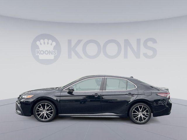 2022 Toyota Camry SE