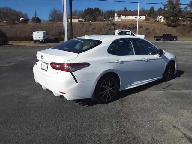 2022 Toyota Camry SE