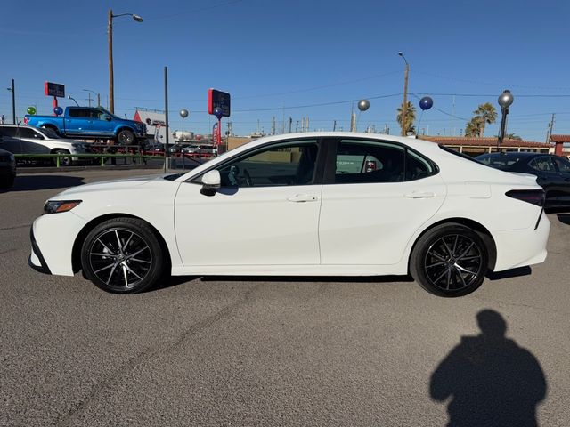 2022 Toyota Camry SE