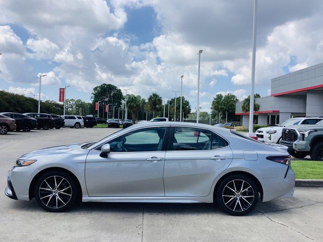 2022 Toyota Camry SE