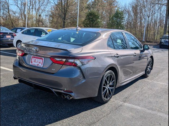 2022 Toyota Camry SE