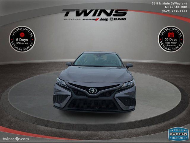 2022 Toyota Camry SE