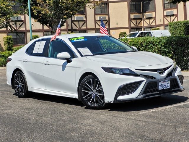 2022 Toyota Camry SE