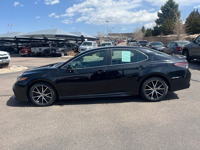 2022 Toyota Camry SE
