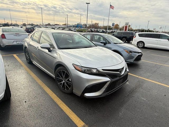 2022 Toyota Camry SE