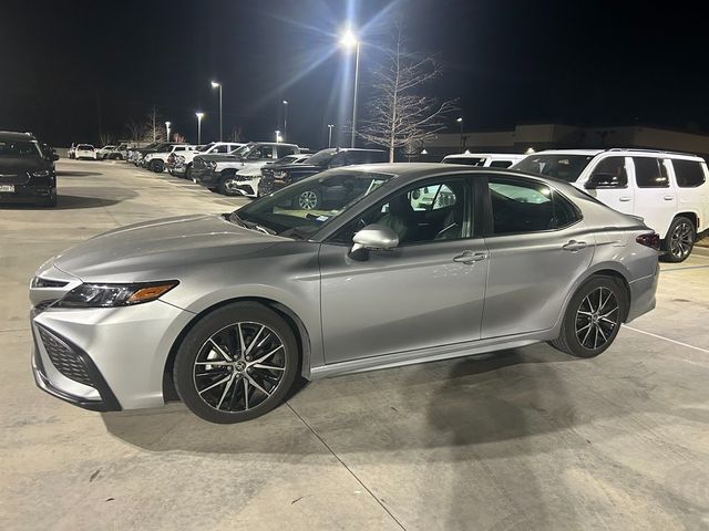 2022 Toyota Camry SE