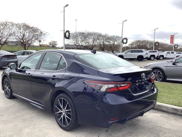 2022 Toyota Camry SE